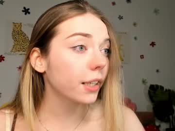 girl
        thisisamelia cam image #6792481