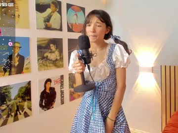 girl
        little_effy18 cam image #760325