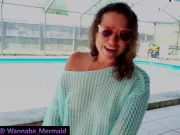 girl
        nellebeachgirl cam image #4169113