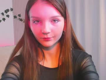 girl
        edithgalpin cam image #6240678