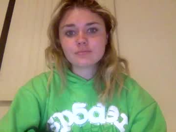 girl
        cassidyyqueen cam image #1479803