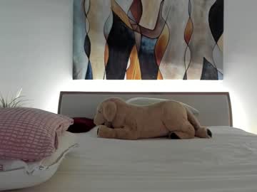 girl
        mis_eva cam image #5553325
