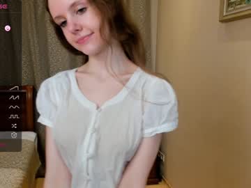 girl
        maryrogersa cam image #2422880