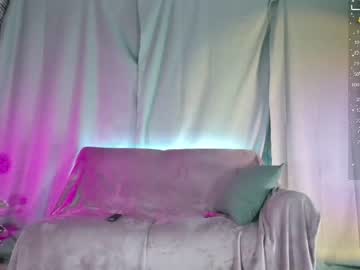 girl
        bewbimiya cam image #1897499