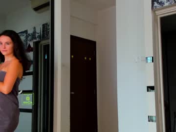 girl
        demurelixir cam image #2074144