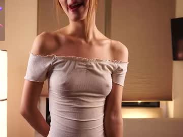 girl
        lizbethburks cam image #6907642