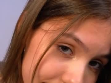 girl
        wanda_robinson cam image #2324170
