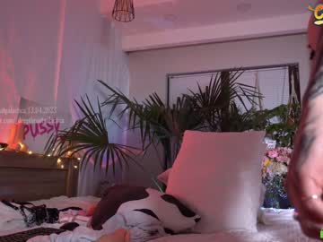 girl
        _deepthroatgalactica cam image #1304093