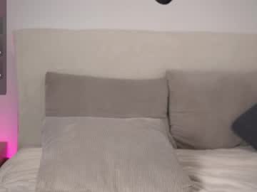 girl
        honeyyykate cam image #4944444
