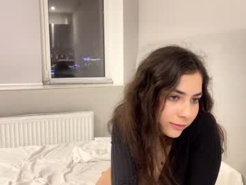 girl
        afinashy cam image #2690713