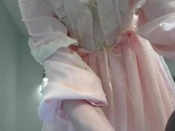 girl
        little_bella_bunny cam image #5018100