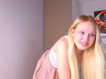 girl
        shyrubate cam image #4553381