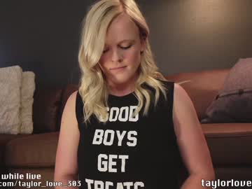 girl
        taylor_love_303 cam image #1237026