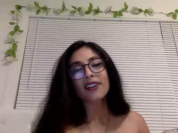 girl
        brownmeow cam image #337508