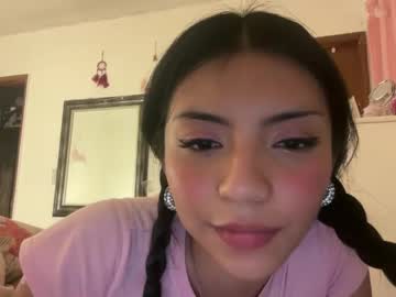 girl
        purpl3h4z3 cam image #5511418