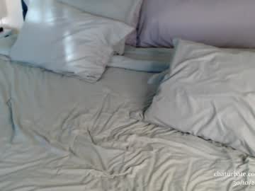 girl
        chloewildd cam image #5370304