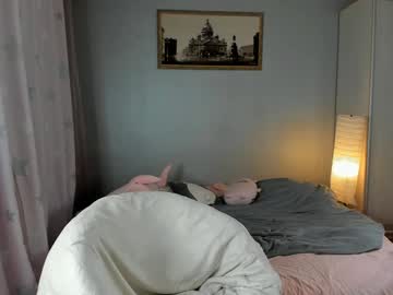girl
        _mito_69 cam image #6708111