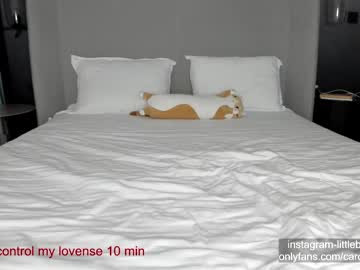 girl
        carolinaherera cam image #2618248