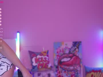 girl
        bunnydollstella cam image #2036735