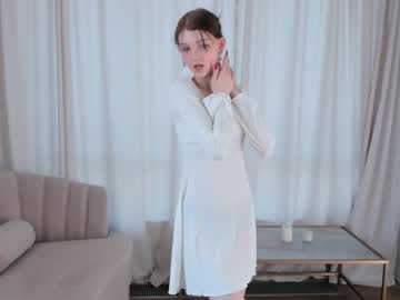 girl
        edithgalpin cam image #4110474
