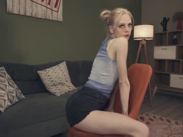 girl
        audreycarvin cam image #3773083