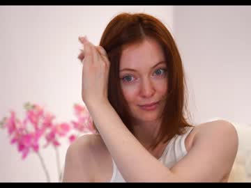 girl
        mona_elisa cam image #2248601
