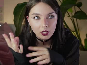 girl
        kiakeeper cam image #5988317