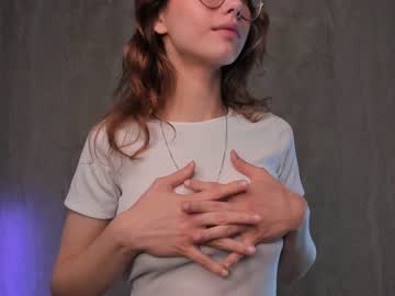 girl
        olivia_madyson cam image #2422627