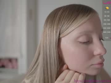 girl
        pureangeldolores cam image #3112651