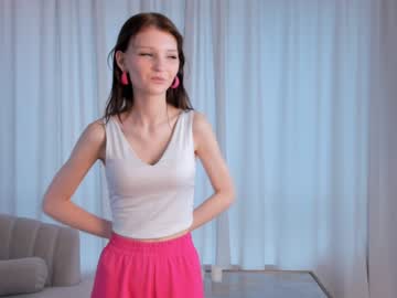 girl
        edithgalpin cam image #3858517