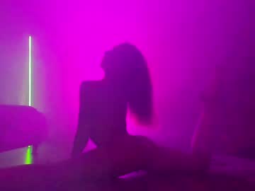 girl
        _meganmeow_ cam image #81718