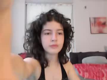 girl
        frenchava cam image #1382281