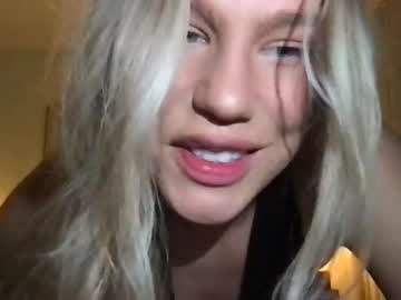 girl
        alexishemsworth cam image #3301975