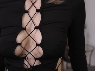 girl
        refined_style cam image #5906846