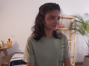 girl
        urcutelinda cam image #4405372