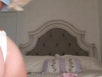 girl
        littlegreekflower cam image #4654275