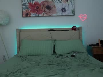 couple
        ari_lovexo cam image #5241063