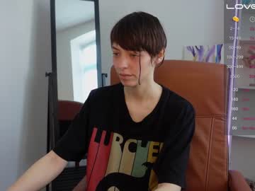 girl
        agelina_summer cam image #1509504