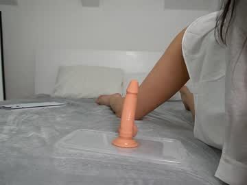 girl
        aria_diaz cam image #3400934