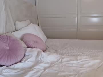 girl
        lilemilyy cam image #3717611