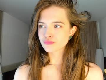 girl
        lilienblume cam image #5391392