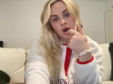 girl
        tigoldbitties11 cam image #6978599