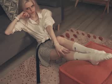 girl
        audreycarvin cam image #3615383