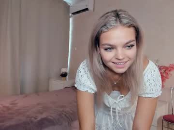 girl
        kathleenstevenson cam image #2103418