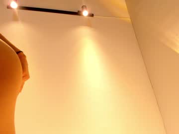 girl
        little_effy18 cam image #486332