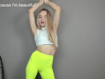 girl
        chloe_tin cam image #175804