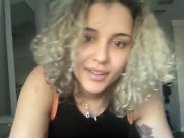 girl
        mercijane cam image #1023808