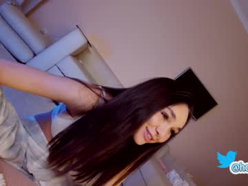 girl
        hollyextra cam image #218834