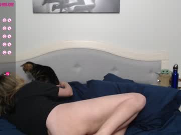 girl
        bluexstacey cam image #1864082