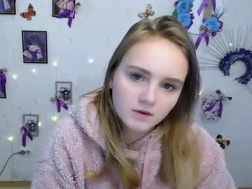 girl
        shy_cute_emma_ cam image #129552